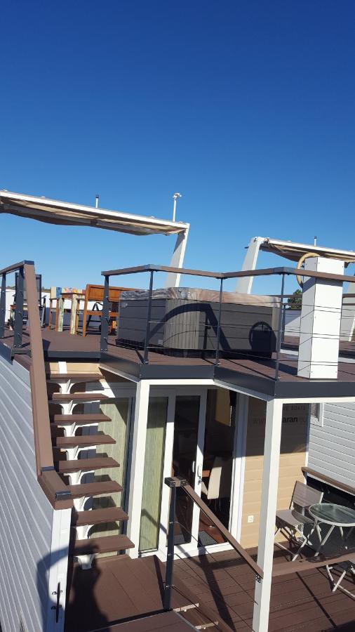 Hausboot Pula - Floating House Water Lily Ξενοδοχείο Εξωτερικό φωτογραφία