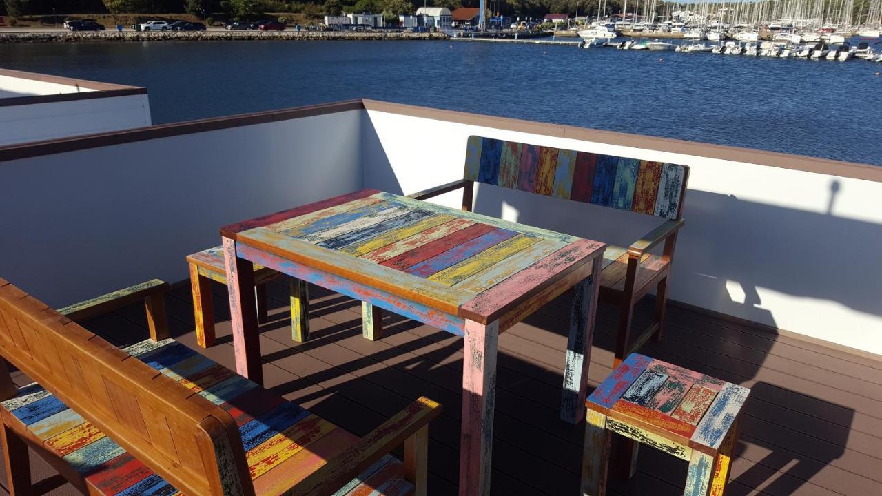 Hausboot Pula - Floating House Water Lily Ξενοδοχείο Εξωτερικό φωτογραφία