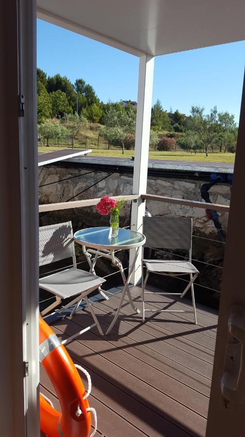Hausboot Pula - Floating House Water Lily Ξενοδοχείο Εξωτερικό φωτογραφία