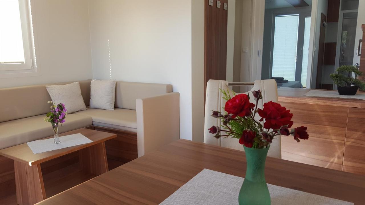 Hausboot Pula - Floating House Water Lily Ξενοδοχείο Εξωτερικό φωτογραφία